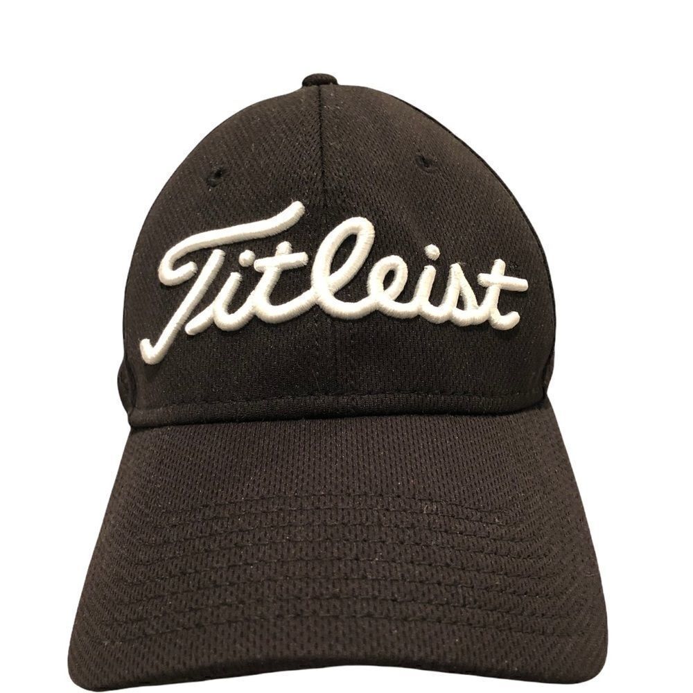 Titlest New Era men’s medium/large elastic band hat in black with‎ white logo